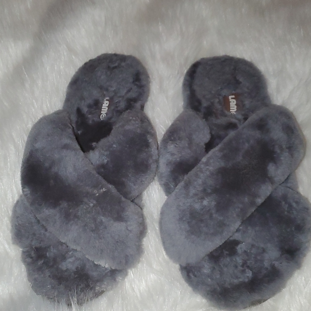Lamo Size XL Gray Fur Slippers